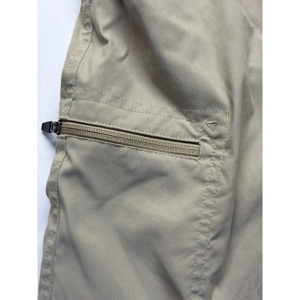 Eddie Bauer Shorts Mens 40 Khaki Cargo‎ Pockets Logo Hiking Outdoor Casual Wear
